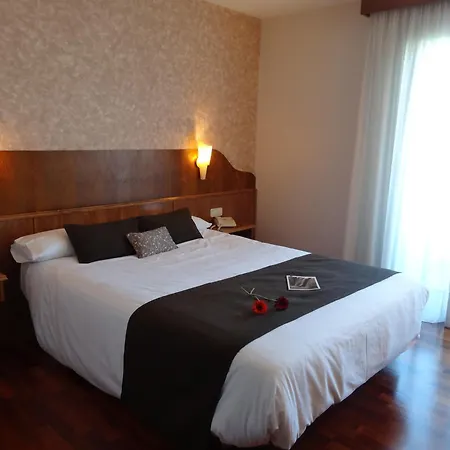 El Pescador Hotel *