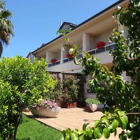 El Pescador Hotel
